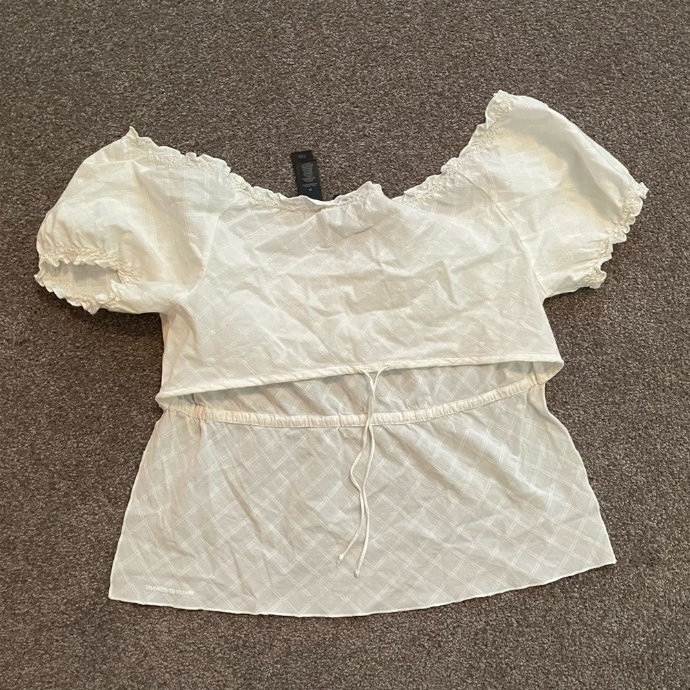 Off The Shoulder. - image 2